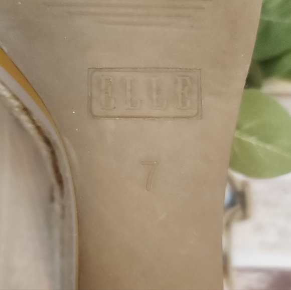 Elle Everly Yellow Tan Espadrille Wedge Sandals Size 7 - Picture 9 of 12